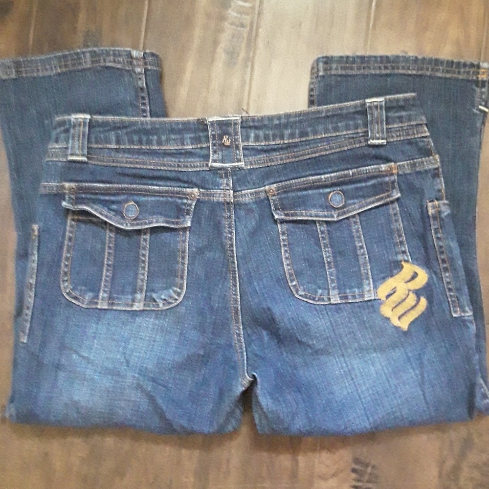 Roca wear womans button fly capri size 9